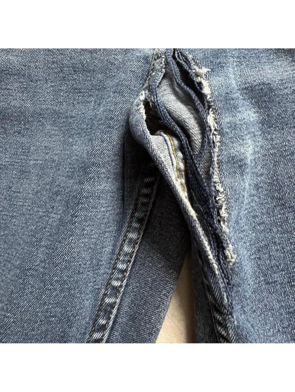 Member's Mark Jeans Mens 38x30 Blue Straight Fit Premium Stretch Denim TORN